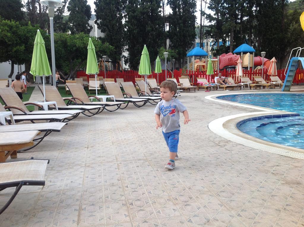 Kamares Apartments Εε Poros Town Екстер'єр фото