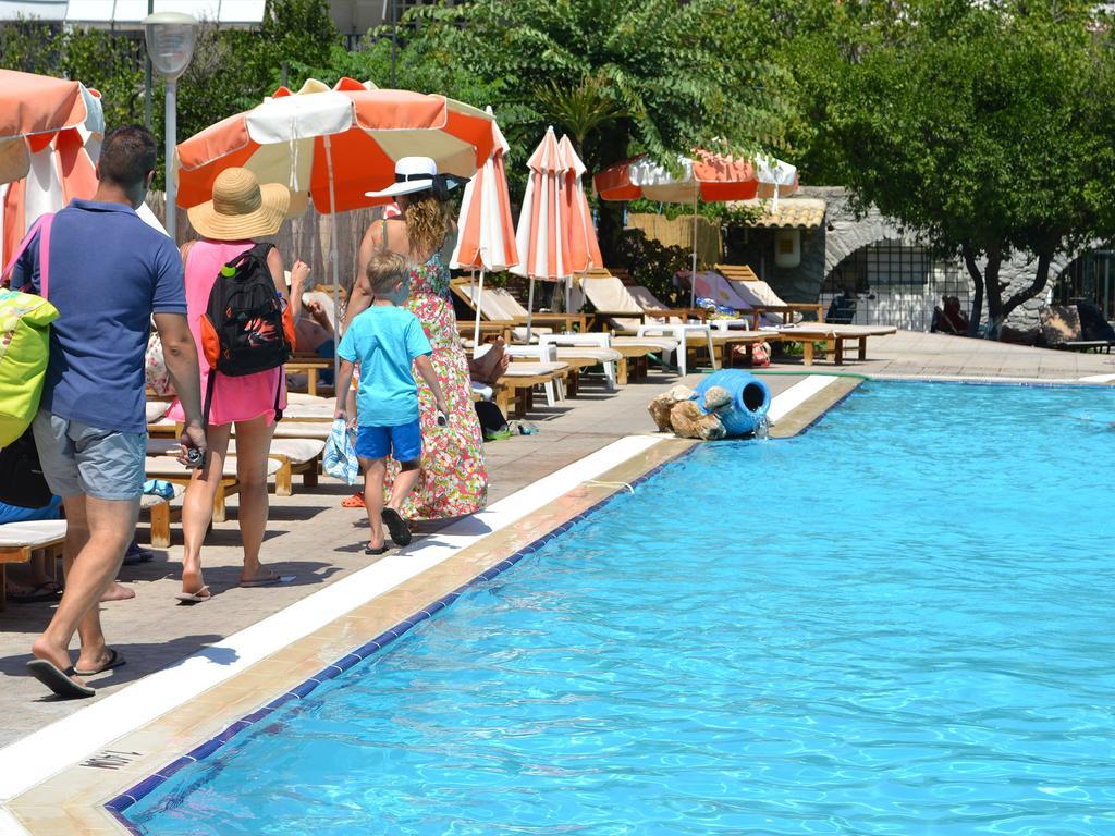 Kamares Apartments Εε Poros Town Екстер'єр фото