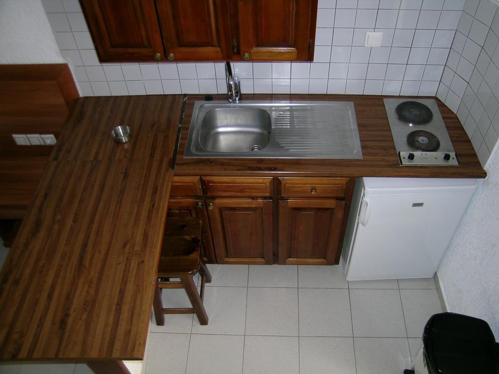 Kamares Apartments Εε Poros Town Номер фото