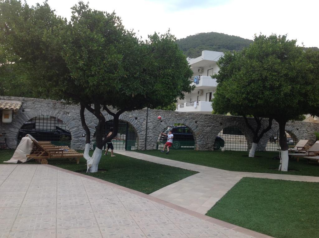 Kamares Apartments Εε Poros Town Екстер'єр фото