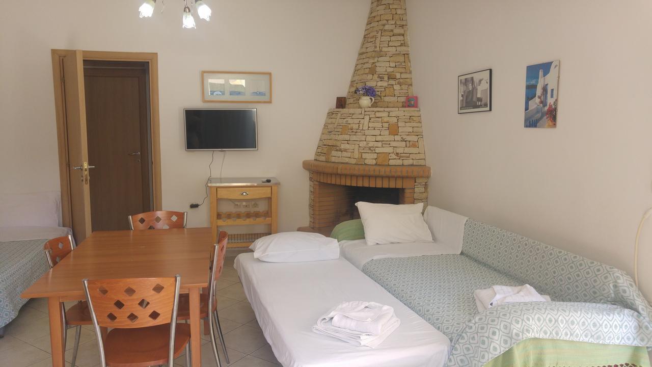 Kamares Apartments Εε Poros Town Екстер'єр фото